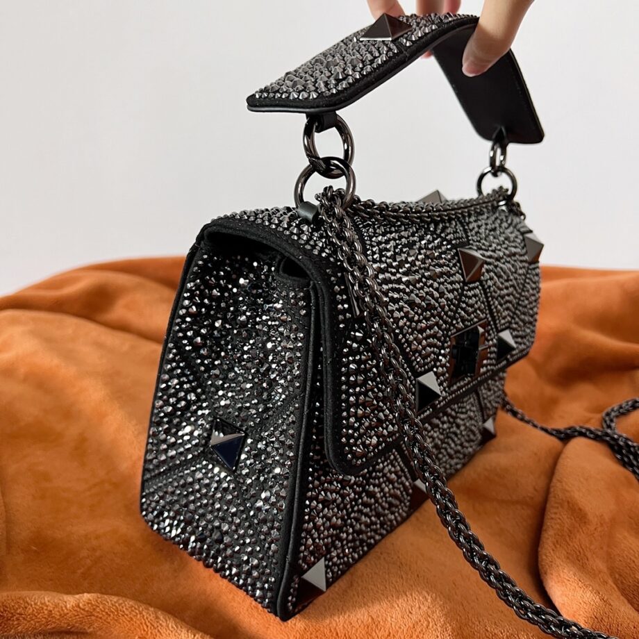 valentino valentino garavani roman stud oversized rivet medium imitation diamond chain backpack