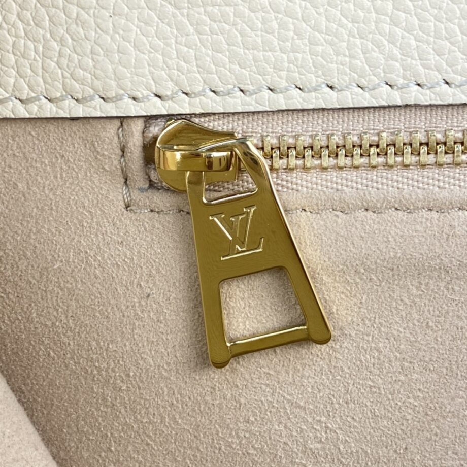 Louis Vuitton M44921 Milkshake White Onthego Gm Handbag