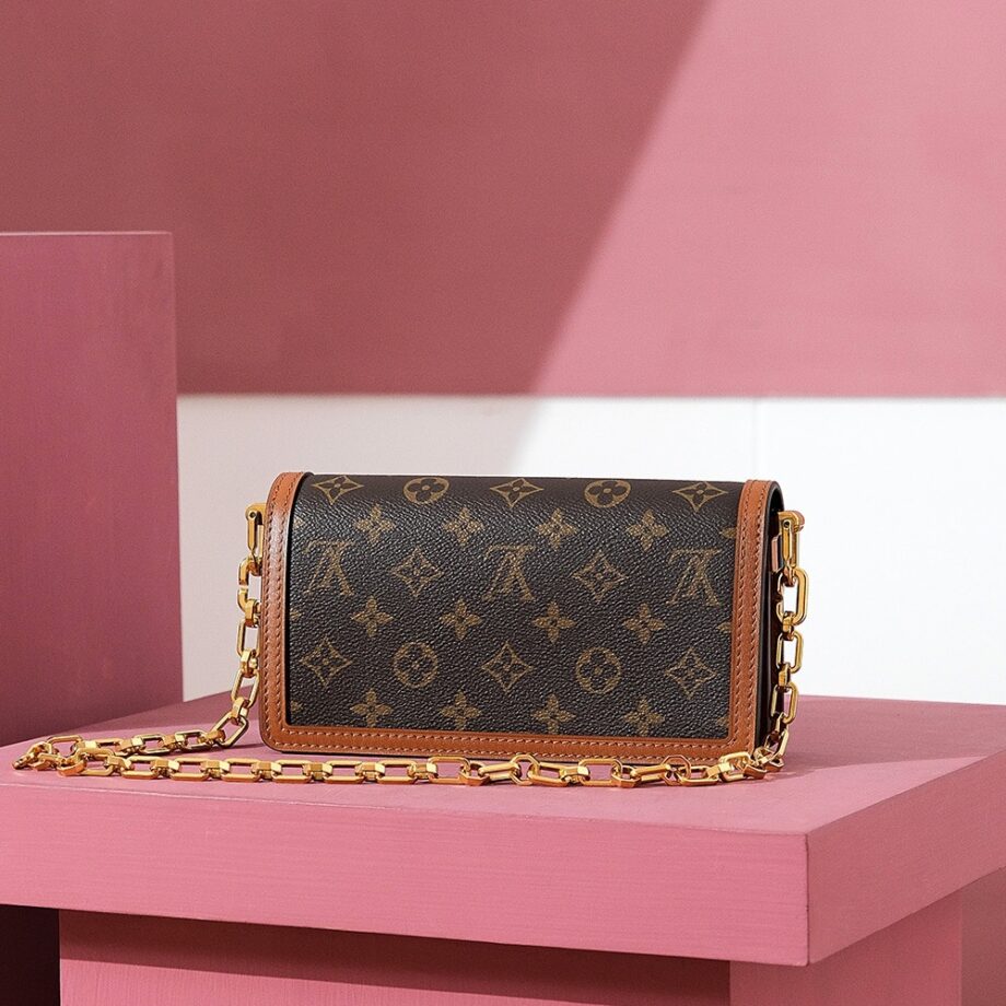 Louis Vuitton M46757 Dauphine East West