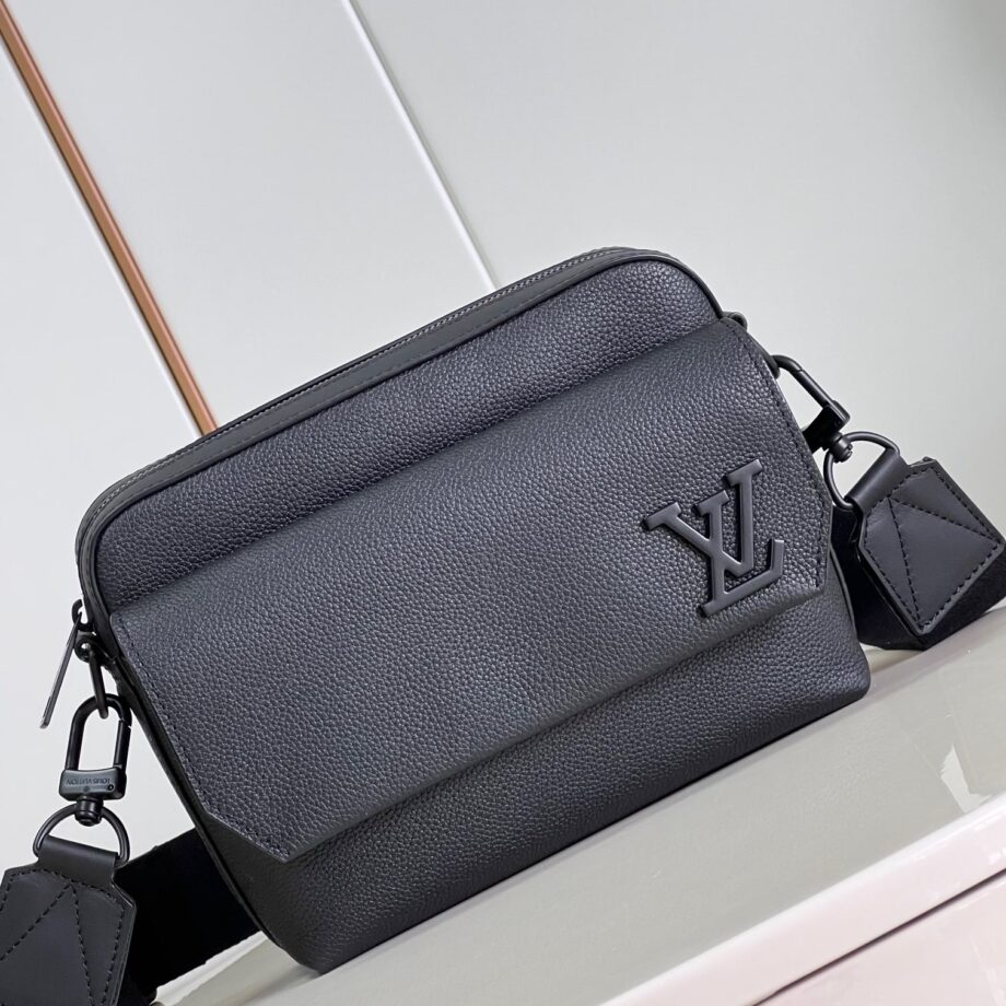 Louis Vuitton M22482 Fastline Messenger Bag