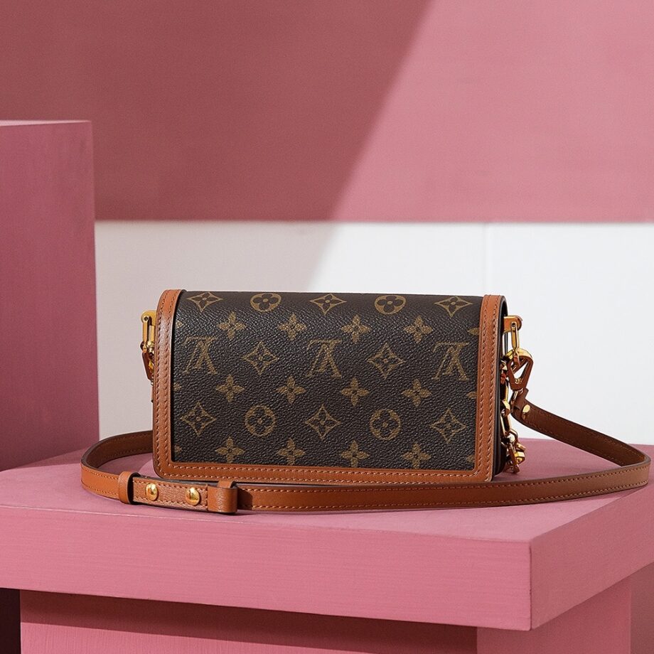 Louis Vuitton M46757 Dauphine East West