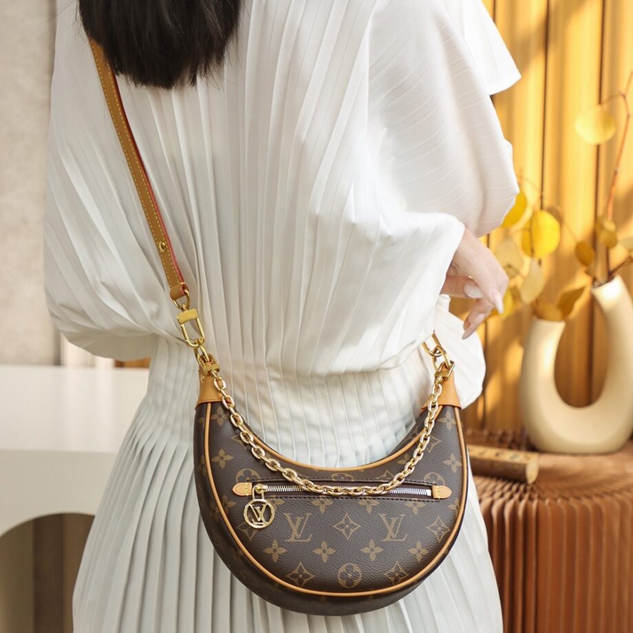 Louis Vuitton M81098 Half-Moon Baguette Loop Handbag