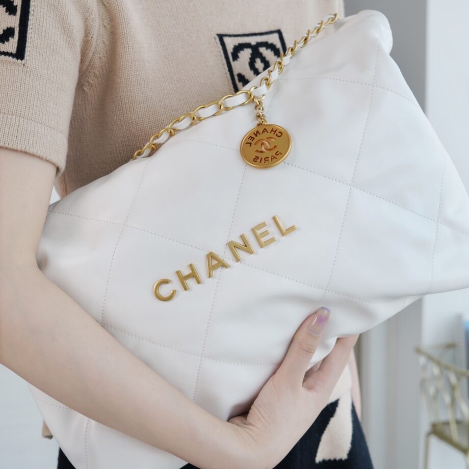 Chanel AS3261 Medium White Shiny Calfskin &Gold-Tone Metal Chanel 22 Handbag