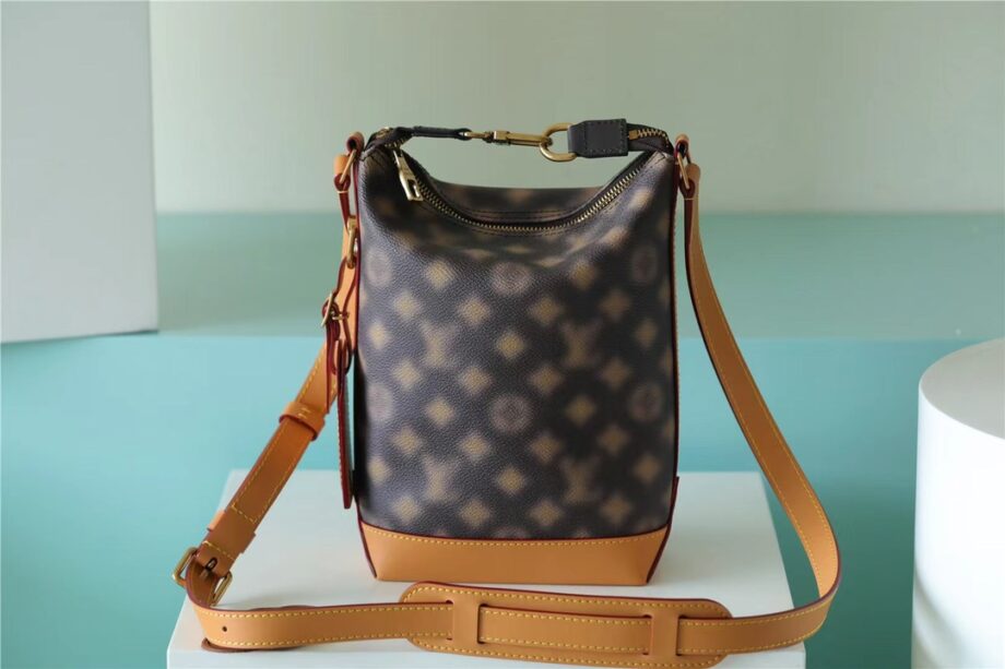 louis vuitton m46241duffle handbag