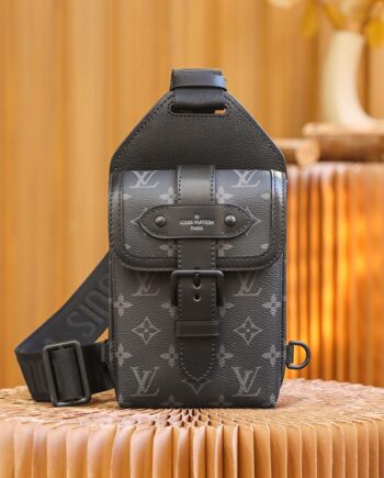 Louis Vuitton M45912 Men'S Saumur Slingbag