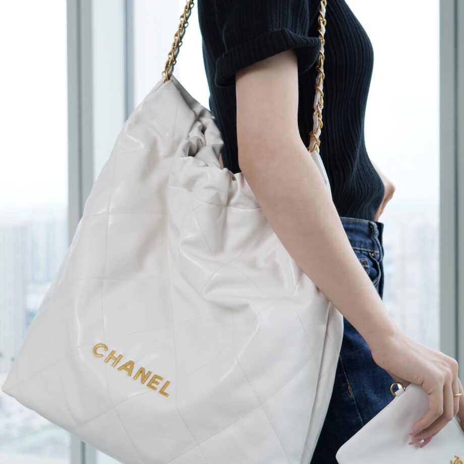 Chanel AS3262 Large White Shiny Calfskin & Gold-Tone Metal Chanel 22 Large Handbag