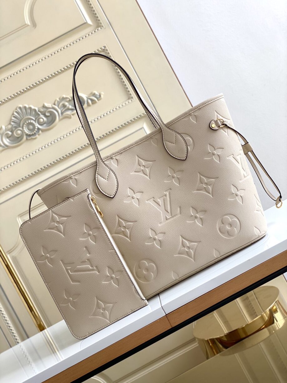 louis vuitton m45684 white neverfull medium handbag