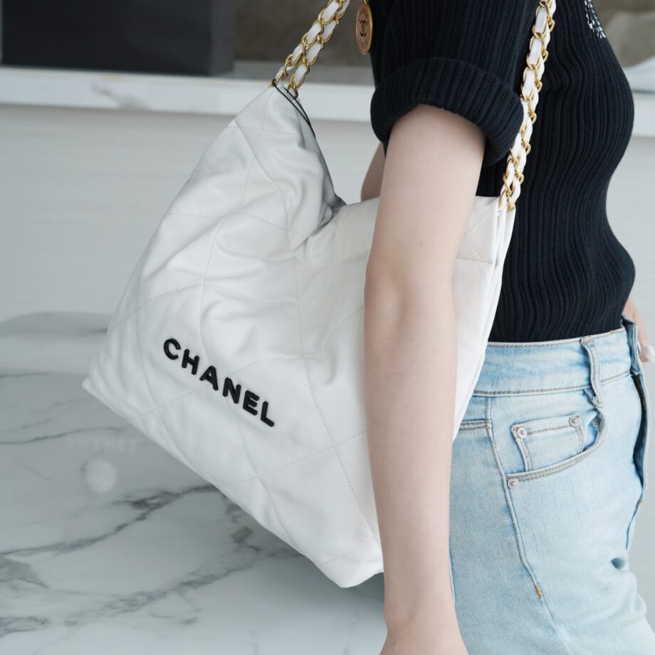 Chanel AS3260 Small White Shiny Calfskin & Gold-Tone Metal Chanel 22 Small Handbag