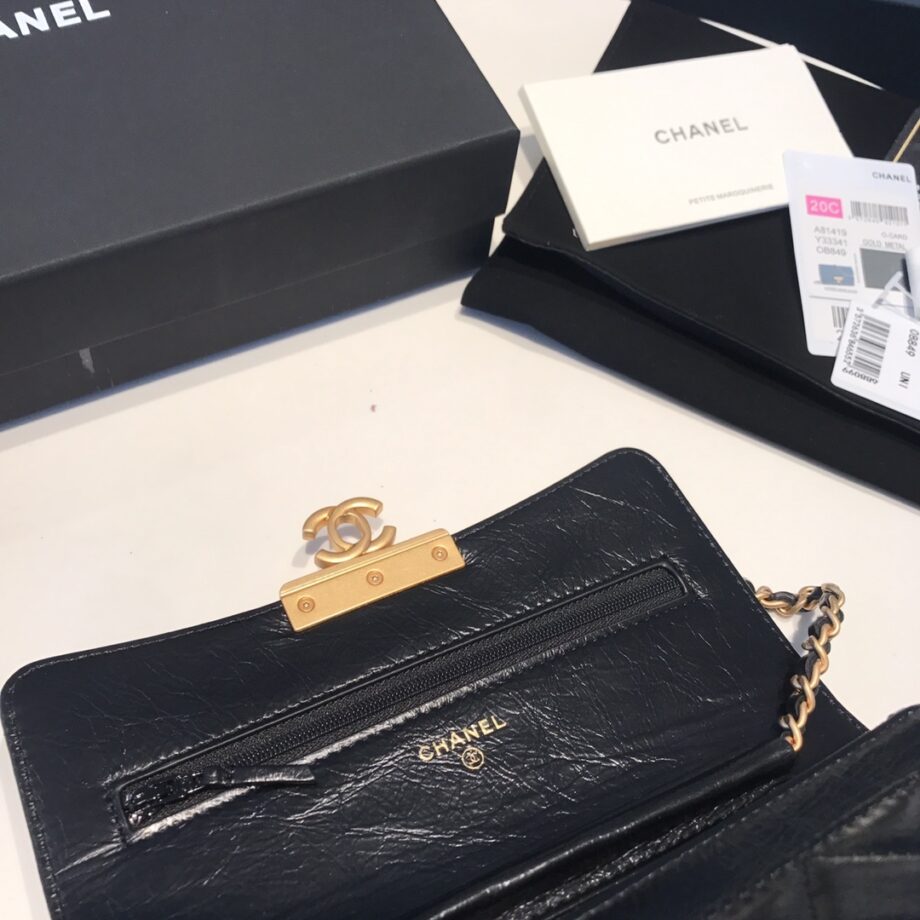 Chanel Oil Wax Cowhide Vintage Hardware Wallet On Chain