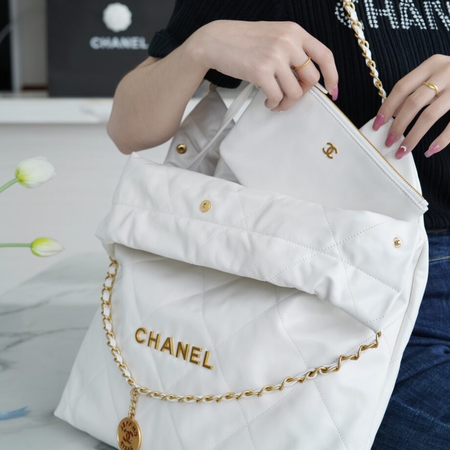 Chanel AS3262 Large White Shiny Calfskin & Gold-Tone Metal Chanel 22 Large Handbag