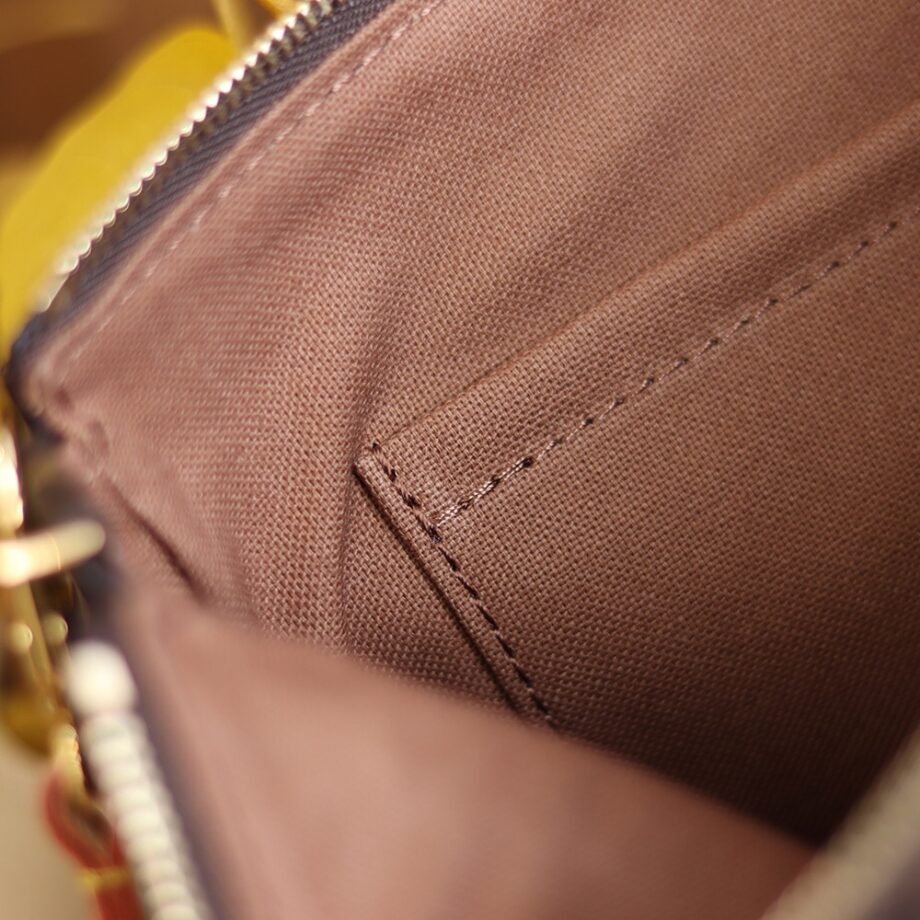 Louis Vuitton M40712 Pochette Accessoires Zippy Wallet