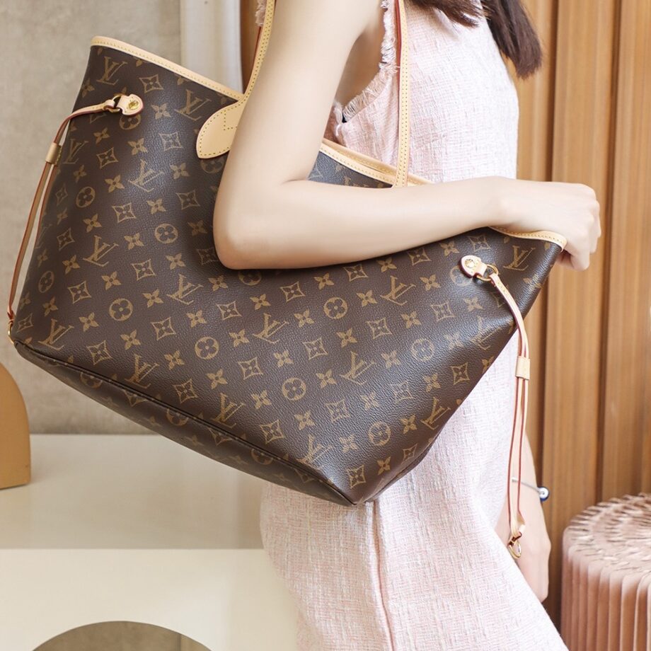 Louis Vuitton M40995 Neverfull MM Shopping Bag