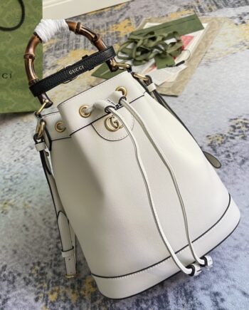 gucci 724652 gucci diana small whiter eplica bucket bag